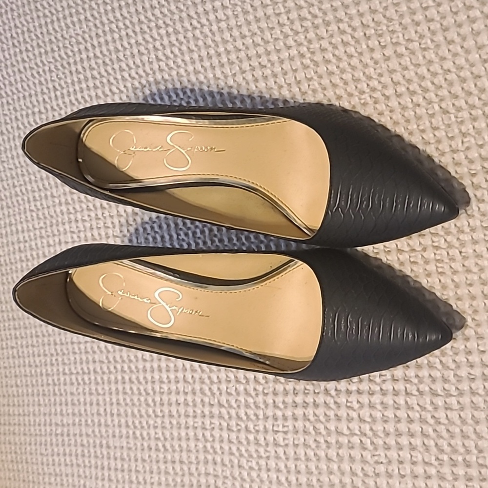 Jessica Simpson black snake skin pumps, size 8